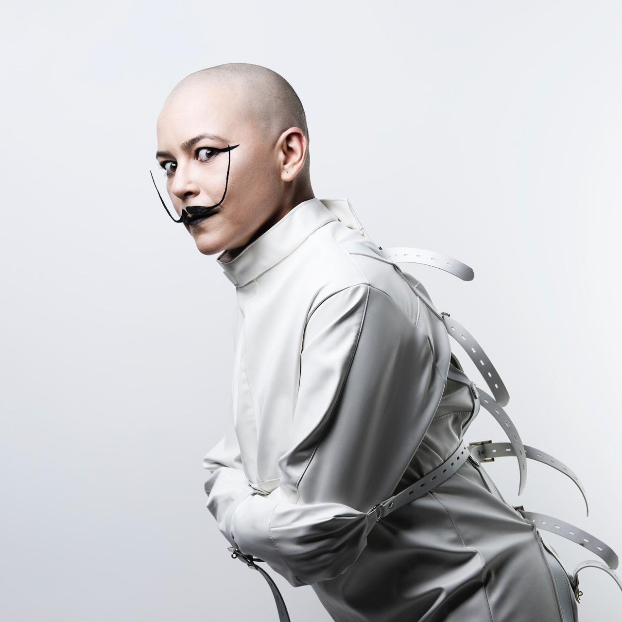 Nanda Moura lança “LOUCA”, novo single que mistura rock e blues com manifesto de liberdade