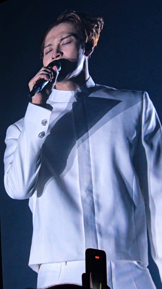 Jackson Wang troca a festa pela introspecção e entrega show marcante em São Paulo